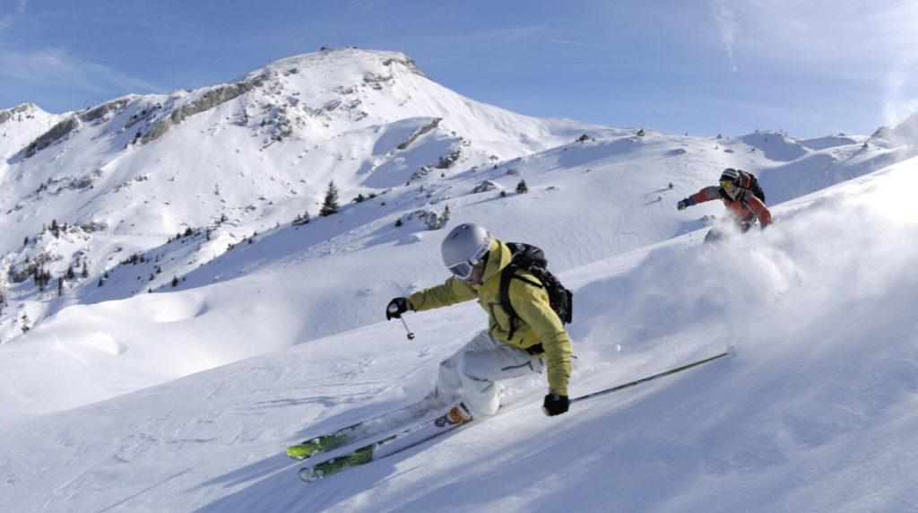Top 9 most fascinating adventure sports that you should definitely try-Skiing