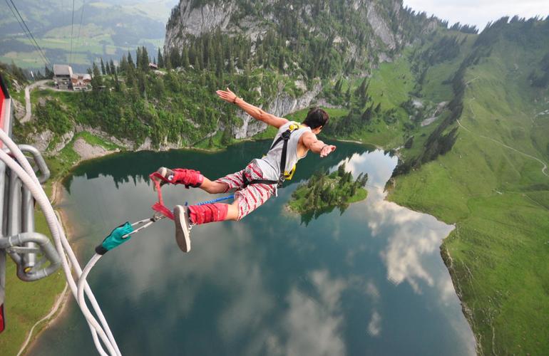 Top 9 most fascinating adventure sports that you should definitely try-bungee jumping