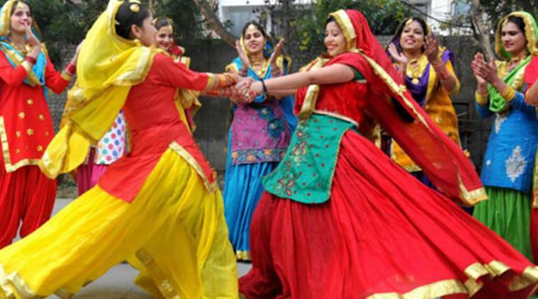 lohri dancing