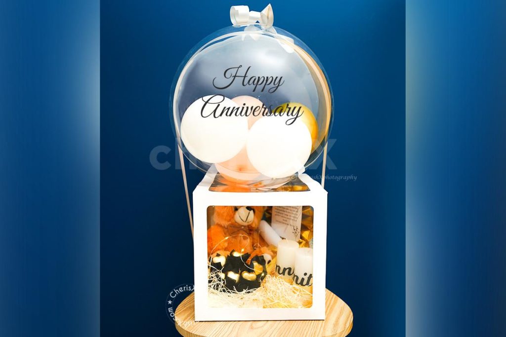 Romantic Flying Balloon Box featuring a teddy bear for teddy day gifts 