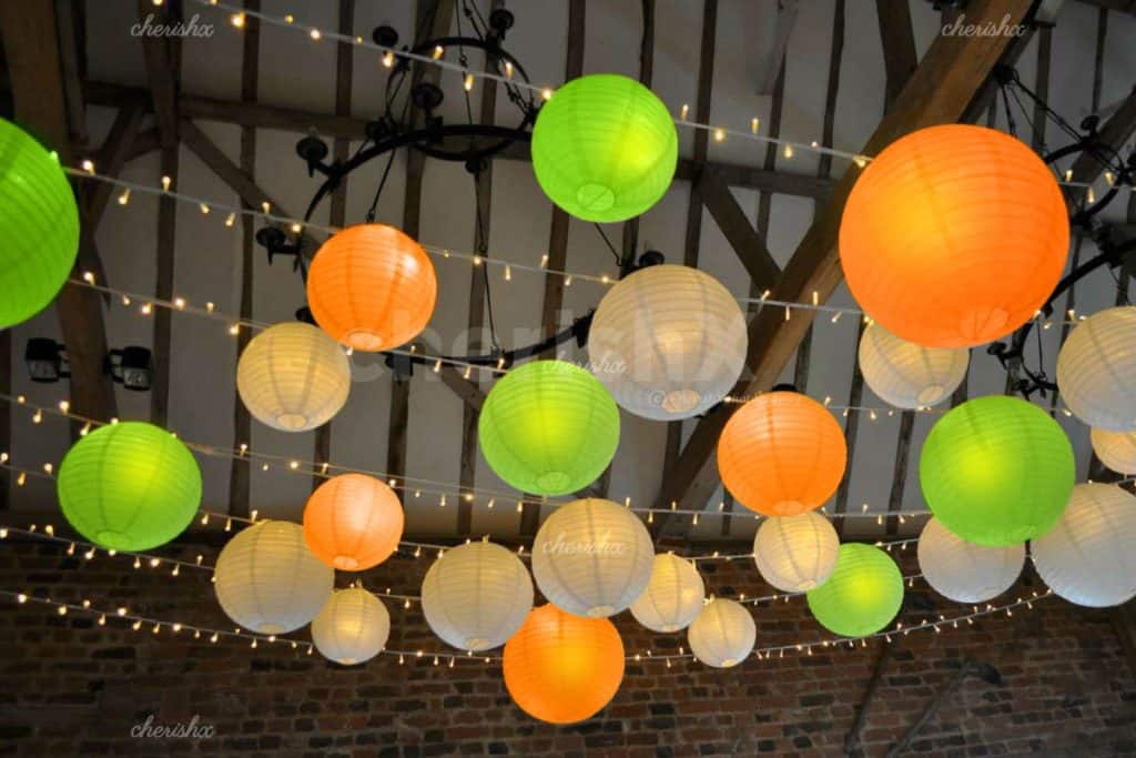 Independence day decoration ideas with lights and lanterns