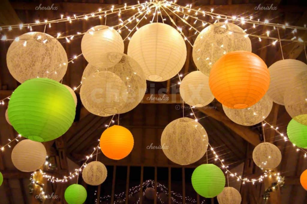 Independence day decorations with lanterns 