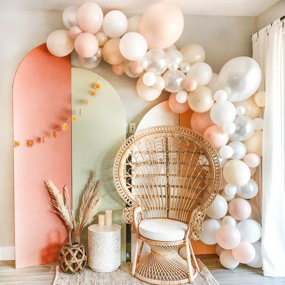 Pearly Peach Balloon arch