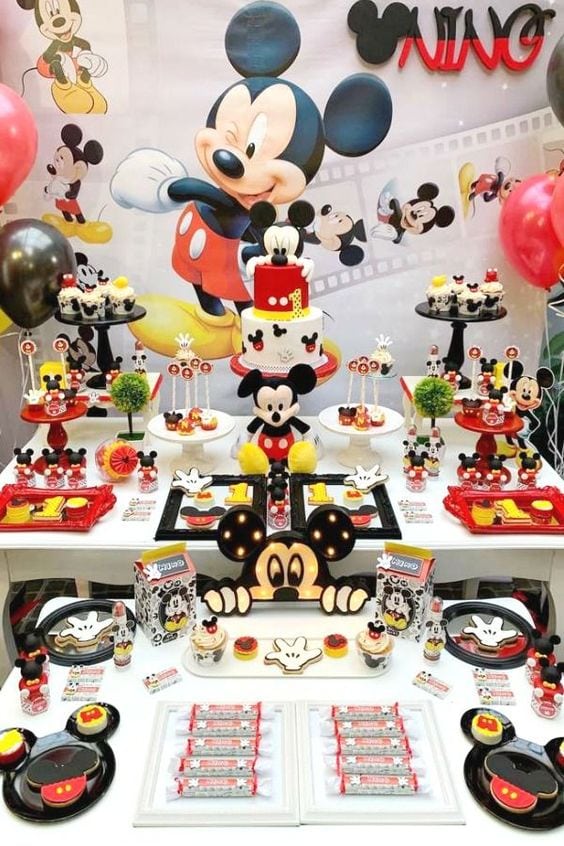 Mickey mouse table