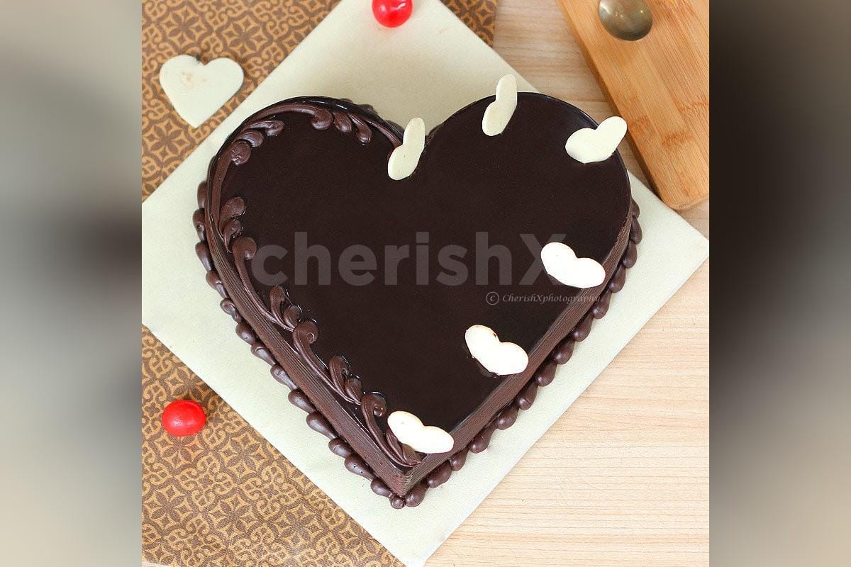 heart shaped chocolate cake 
