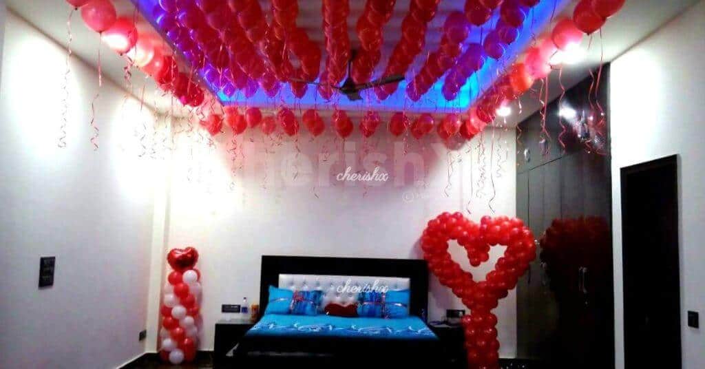 first night room decoration with balloons 