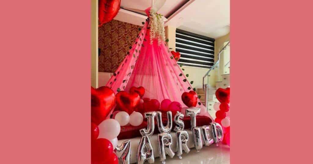 Just married bed decoration 