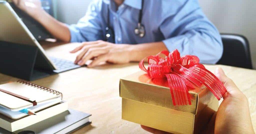 unique gift ideas for husband at office