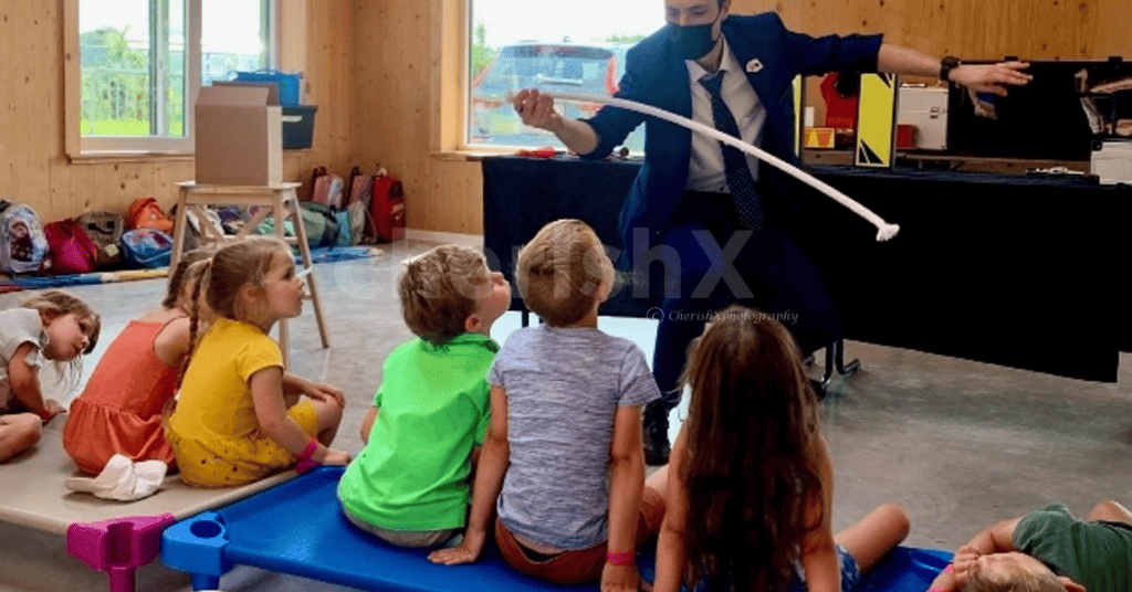 Magic Show for Kid's Birthday Party 
