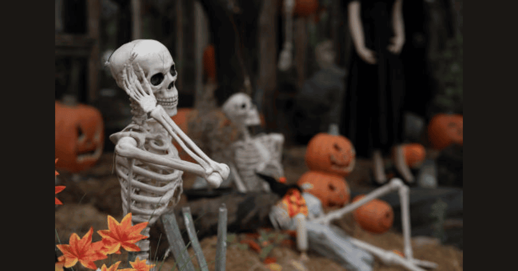 40+ Scary Halloween DIY Decorations To Try At Home In 2023