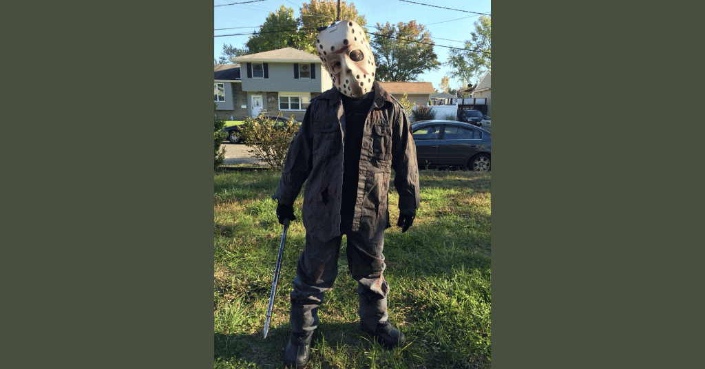 Jason Voorhees Halloween Costumes For Men with a scary mask 
