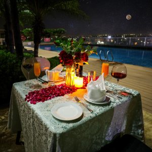 Poolside-Candle-Light-Dinners