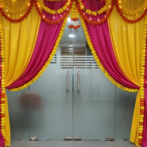 event decoration arrangement